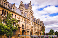 華威大學(xué)一年生活費(fèi)多少錢？