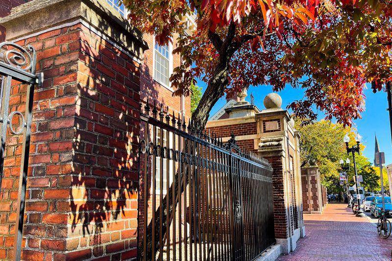 1658140368475888.jpg 哈發大學.jpg